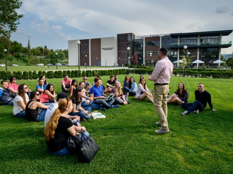 American university in bulgaria. AUBG университет в Болгарии. Кампусы университетов США. Campus Campus Campus Campus. Американ Юниверсити.